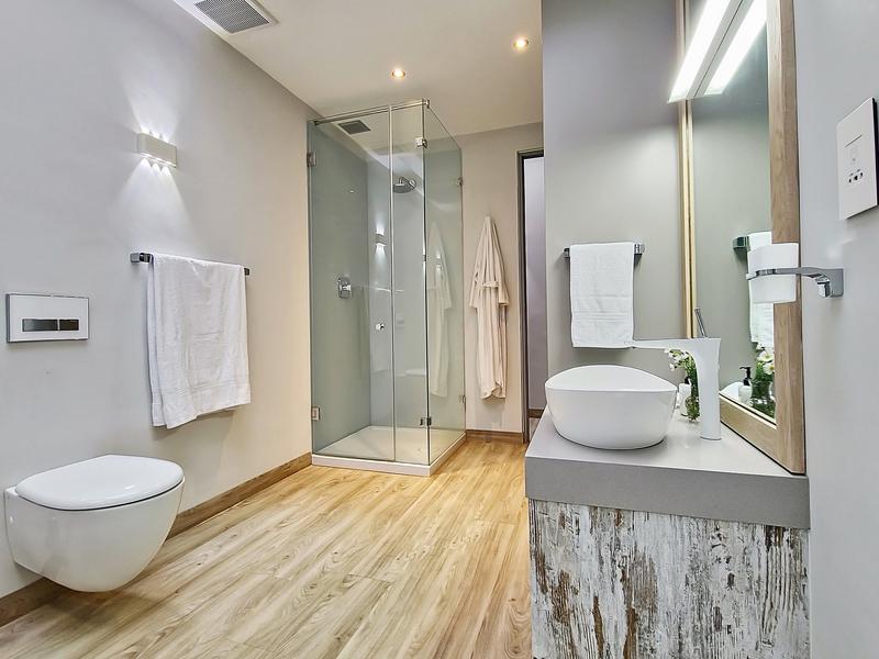 5 Bedroom Property for Sale in Bakoven Western Cape